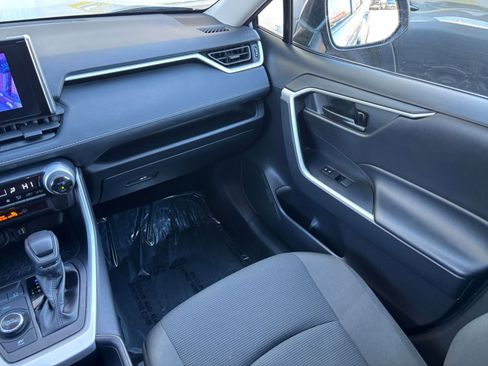 Used 2025 Toyota RAV4 LE image 31