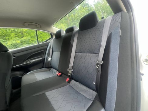 Used 2025 Nissan Versa SV FWD image 21