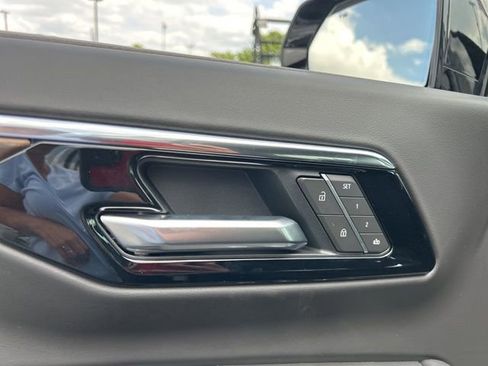 New 2026 Chevrolet Suburban High Country AWD/4WD image 12