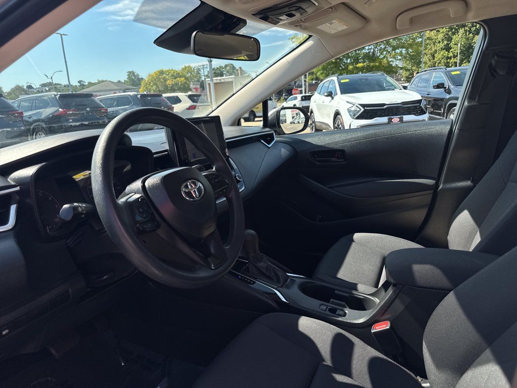 Used 2024 Toyota Corolla LE FWD image 13