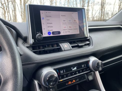 Used 2024 Toyota RAV4 XLE image 32