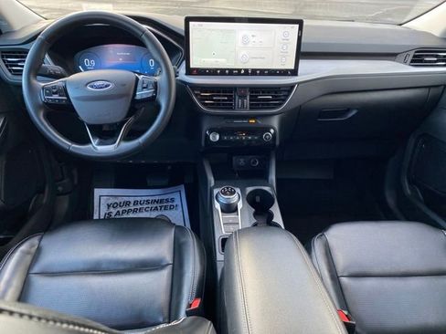 Used 2023 Ford Escape Platinum image 5