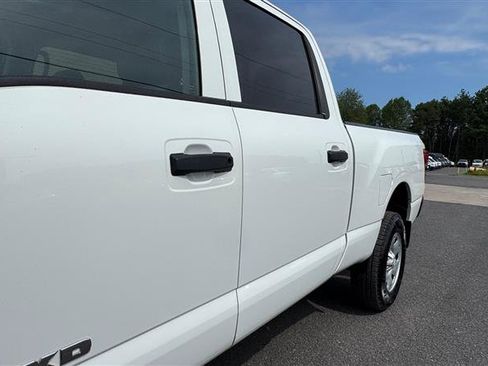 Used 2017 Nissan Titan S AWD/4WD image 10