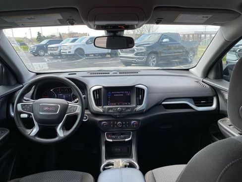 Used 2023 GMC Terrain SLE w/ Driver Convenience Package image 14