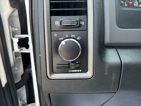 Used 2016 RAM 3500 Tradesman w/ Chrome Appearance Group AWD/4WD image 14