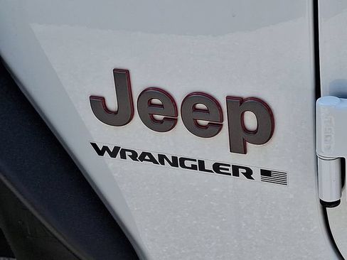 Used 2023 Jeep Wrangler Unlimited Rubicon w/ LED Lighting Group AWD/4WD image 31