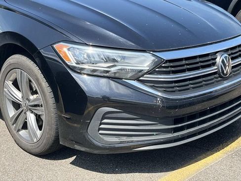 Used 2024 Volkswagen Jetta SE FWD image 6