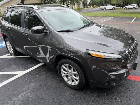 Used 2015 Jeep Cherokee Latitude image 7