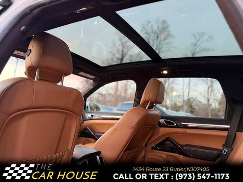 Used 2017 Porsche Cayenne S image 18