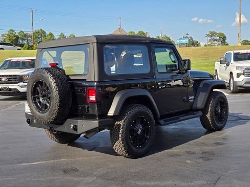 Used 2019 Jeep Wrangler Sport AWD/4WD image 5