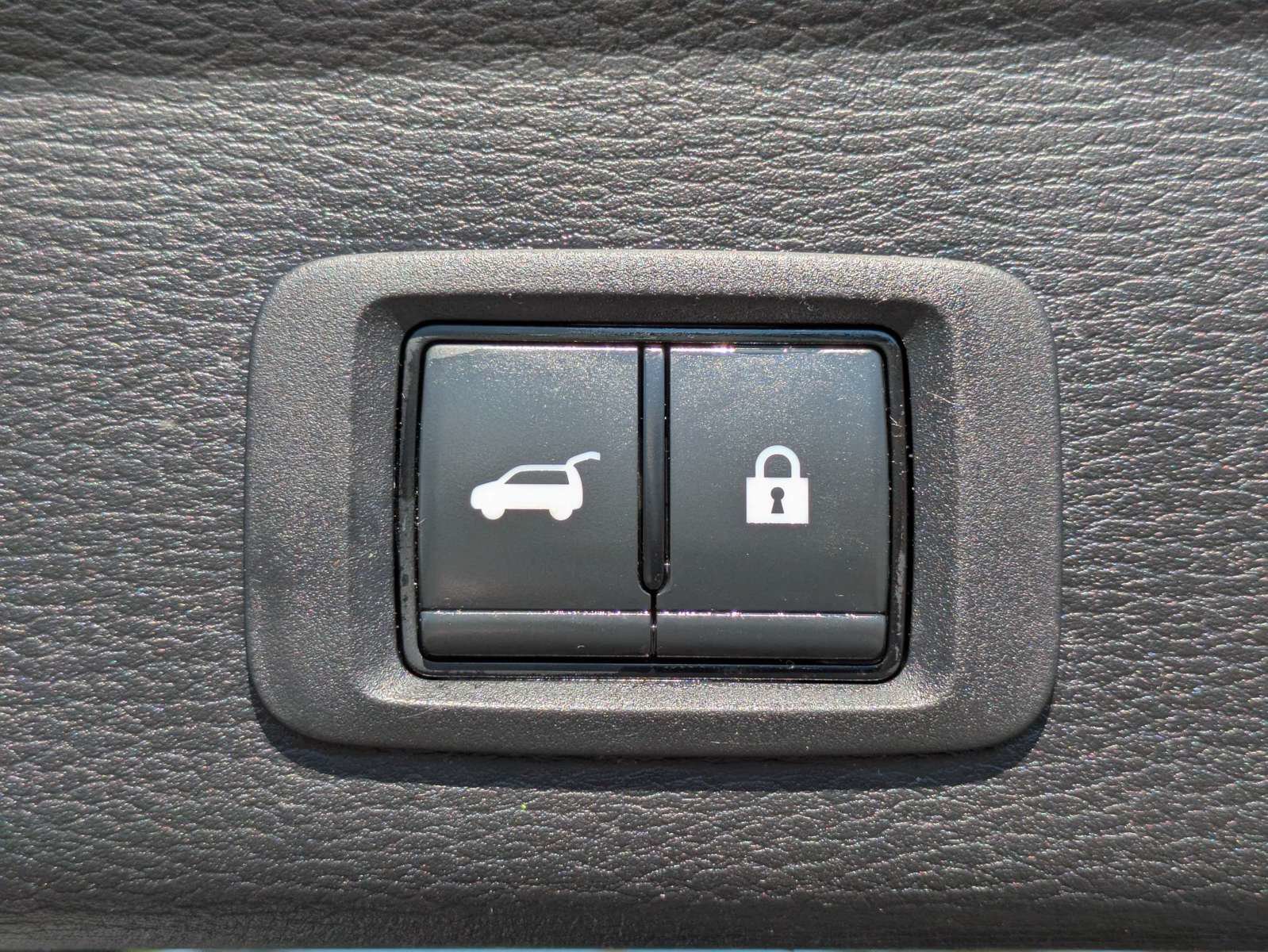 Used 2023 Mitsubishi Outlander SEL FWD image 11