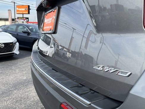 Used 2023 Ford Explorer Limited image 9