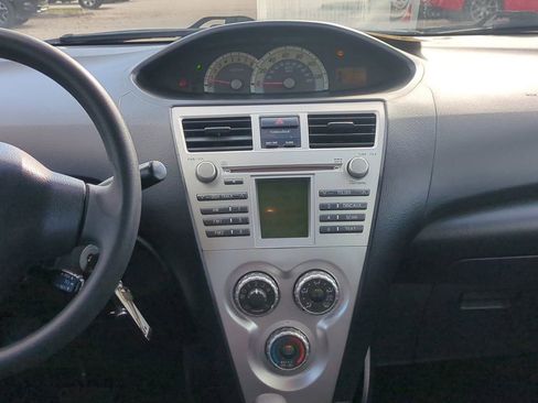 Used 2008 Toyota Yaris Base image 18