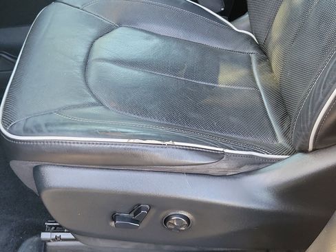 Used 2019 Chrysler Pacifica Limited w/ Advanced Safetytec Group image 22