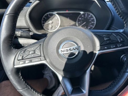 Used 2021 Nissan Sentra SV image 11