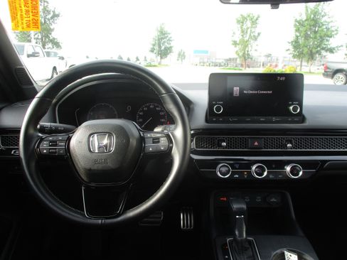 Used 2025 Honda Civic Sport image 9