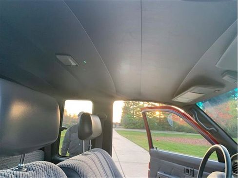 Used 1990 Toyota Pickup Deluxe image 14