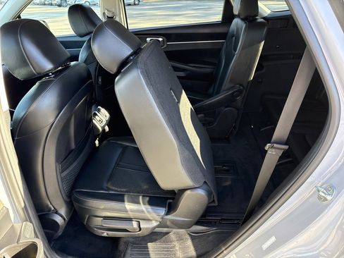 Used 2022 Kia Sorento EX w/ Panoramic Sunroof Package image 14