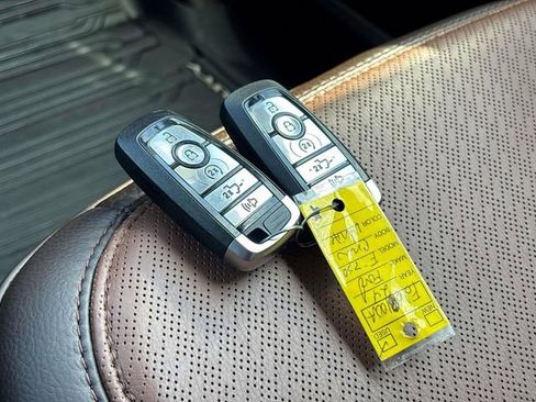 Used 2024 Ford F350 King Ranch w/ Chrome Package image 33