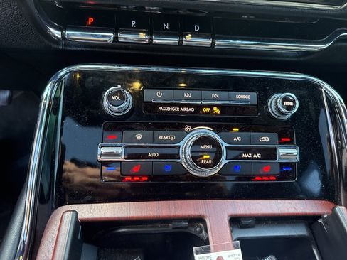 Used 2021 Lincoln Navigator L Reserve image 14