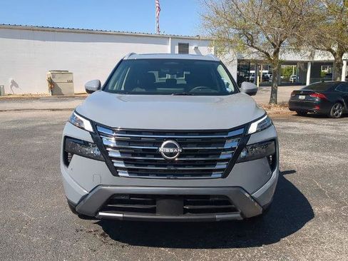 Certified 2025 Nissan Rogue SL w/ Tech Package image 9