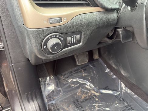 Used 2016 Jeep Cherokee Limited AWD/4WD image 26