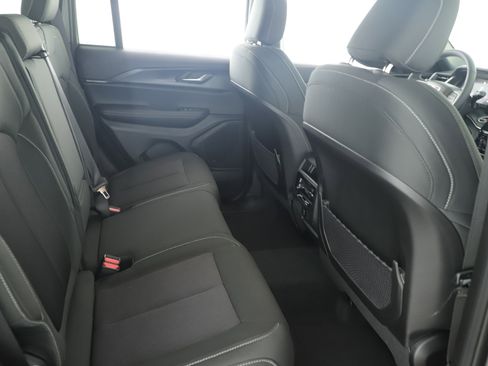 New 2025 Jeep Grand Cherokee Laredo X w/ Luxury Tech Group I image 23