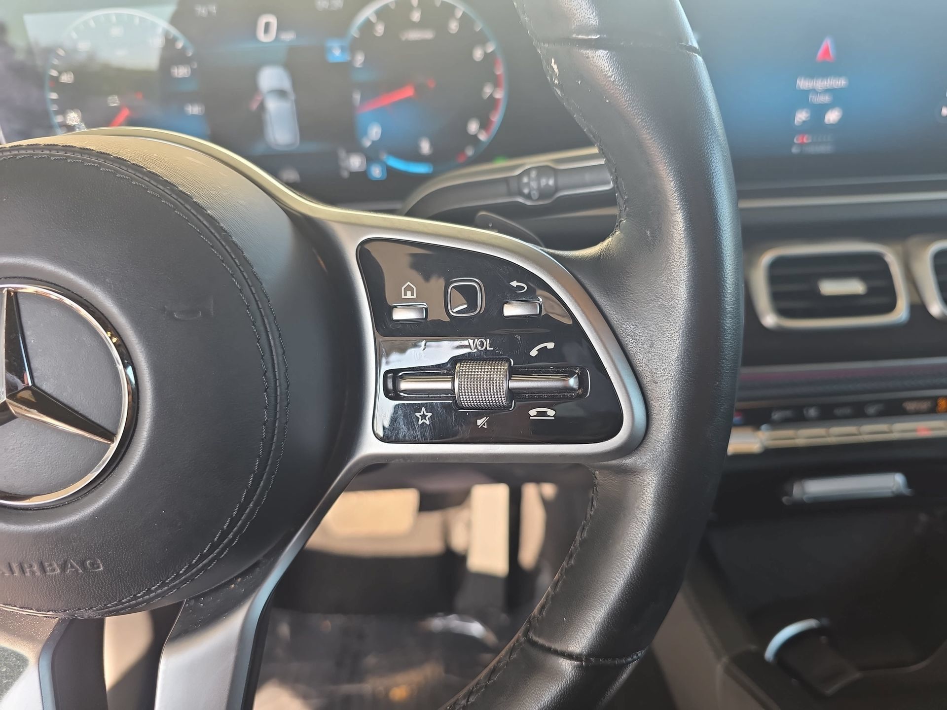 Used 2021 Mercedes-Benz GLE 350 4MATIC image 18