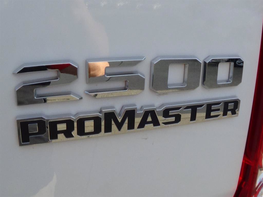 Used 2025 RAM ProMaster 2500 w/ Storage Group FWD image 10