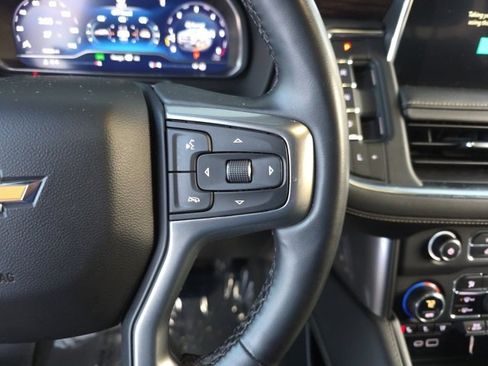 Used 2023 Chevrolet Suburban Premier image 33