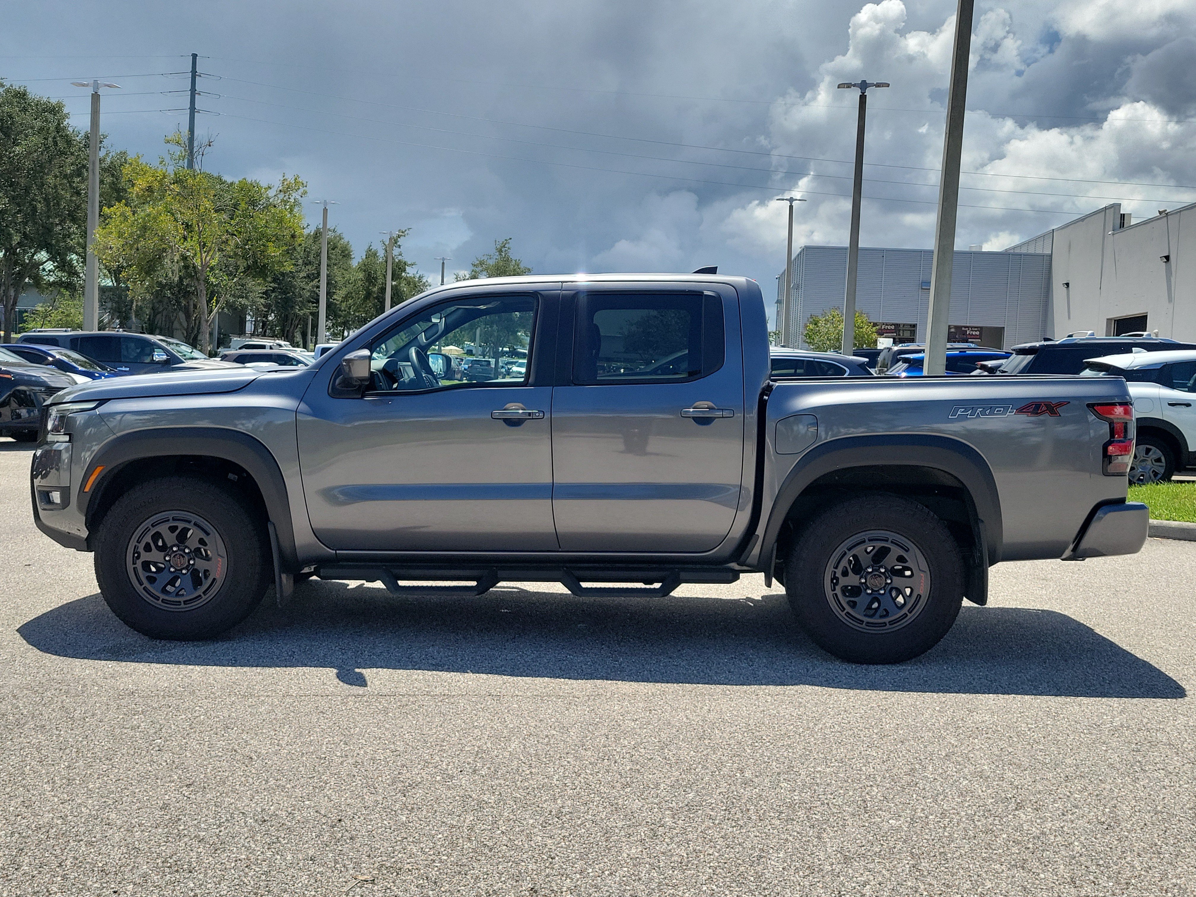 Certified 2025 Nissan Frontier PRO-4X w/ Pro Premium Package AWD/4WD image 9