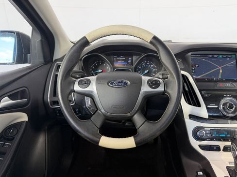 Used 2014 Ford Focus Titanium FWD image 27