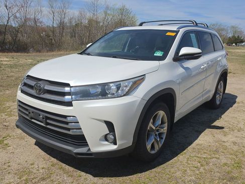Used 2017 Toyota Highlander Limited w/ Protection Package #3 image 5
