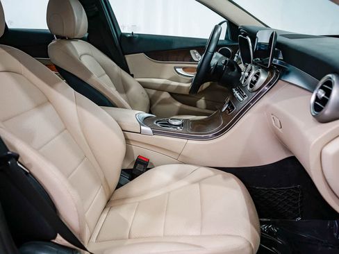 Used 2019 Mercedes-Benz C 300 Sedan image 16