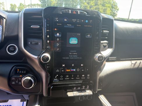 Used 2022 RAM 1500 Big Horn AWD/4WD image 12