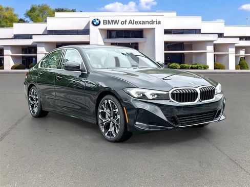 Used 2026 BMW 330i xDrive Sedan w/ Premium Package AWD/4WD image 3
