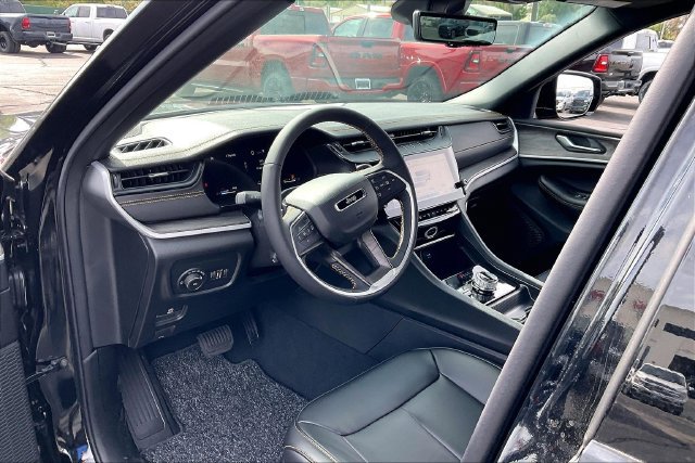 New 2026 Jeep Grand Cherokee Limited AWD/4WD image 6