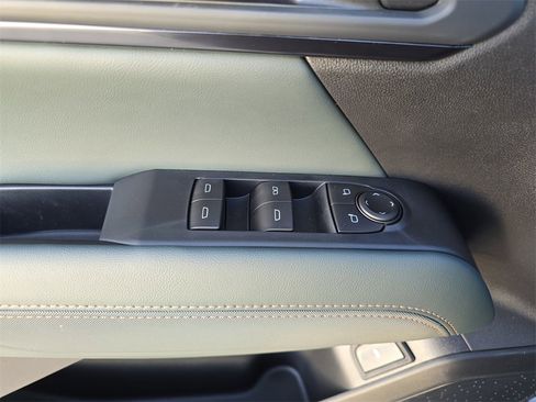 New 2026 GMC Terrain AT4 w/ LPO, Black Badging Package image 28