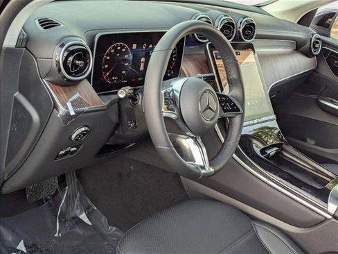 New 2025 Mercedes-Benz GLC 350e 4MATIC image 3