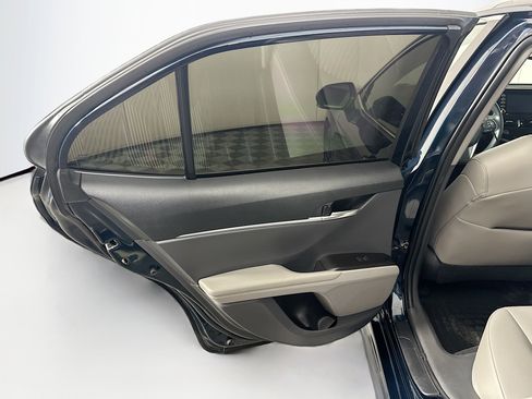 Used 2021 Toyota Camry SE w/ Convenience Package image 25
