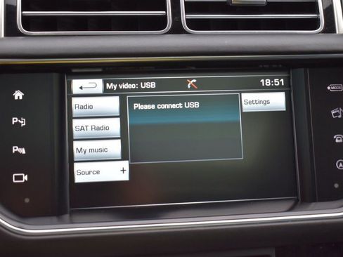 Used 2016 Land Rover Range Rover Long Wheelbase Supercharged image 32