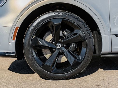 Certified 2022 Bentley Bentayga AWD/4WD image 6