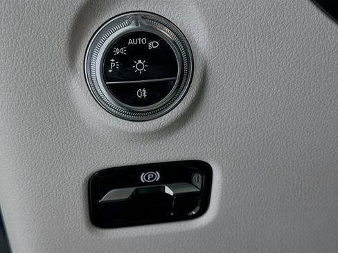 Used 2026 Mercedes-Benz C 300 Sedan image 10