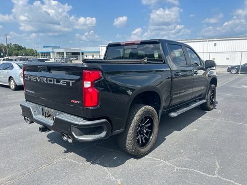 Used 2022 Chevrolet Silverado 1500 RST w/ Convenience Package II AWD/4WD image 4
