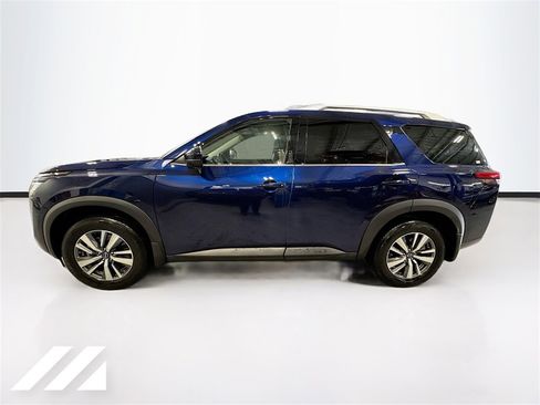 Used 2024 Nissan Pathfinder SL image 8
