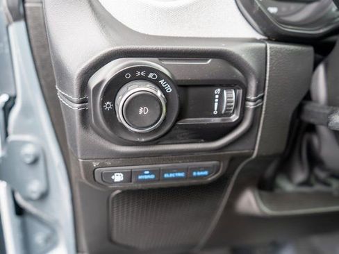 Used 2025 Jeep Wrangler Unlimited Sahara image 18