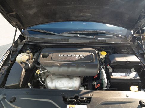 Used 2015 Chrysler 200 Limited w/ Convenience Group image 36