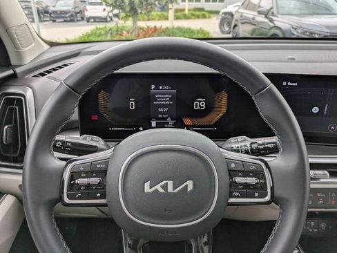 Used 2025 Kia Sorento S w/ Panoramic Sunroof Package FWD image 23