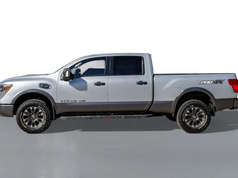 Used 2019 Nissan Titan PRO-4X image 9