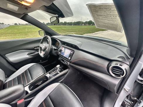 Used 2023 Nissan Kicks SR w/ SR Premium Package FWD image 28